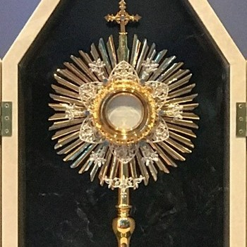 Graphic of a Monstrance